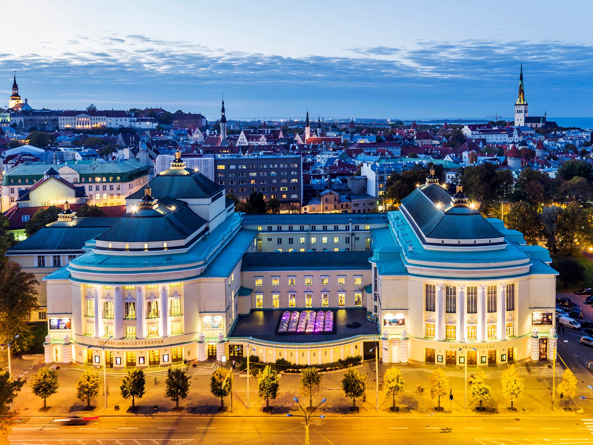 Estonia-teatteri ja -konserttisali ovat tuttuja suomalaisillekin usean vuosikymmenen ajalta.