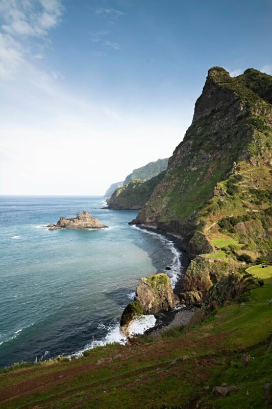 Vuoristoinen ja kiviperäinen Madeira ei ole varsinaisesti rantaloma­kohde. <span class="typography__copyright">© Arto Wiikari</span>