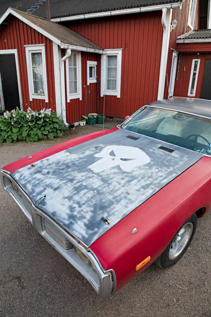 Astan silmäterä on Texasista tuotu vuoden 1973 Dodge Charger. <span class="typography__copyright">© Suvi Elo</span>
