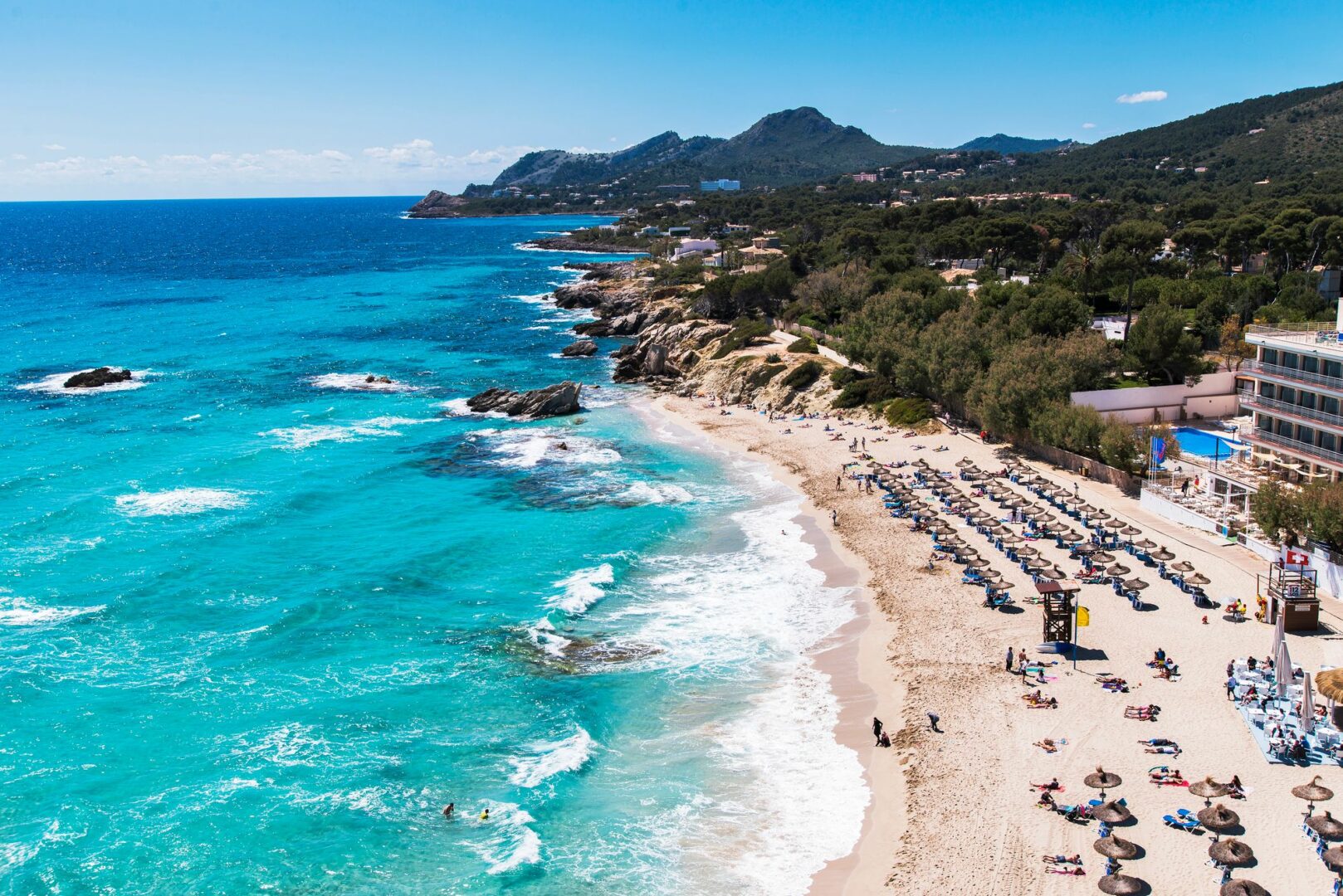Mallorcan kutsuvat rannat vetävät väkeä. © Niclas Mäkelä