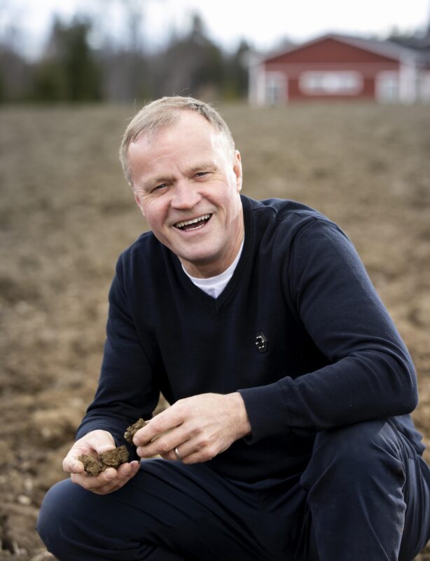 Tommi Mäkinen, maanviljelijä ja entinen rallikuski.