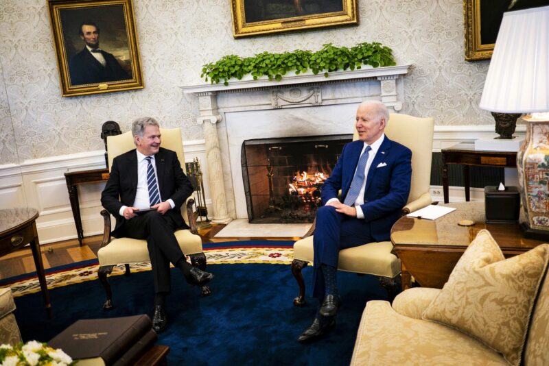 4.3. Niinistö vieraili Valkoisessa talossa presidentti Joe Bidenin vieraana. Biden soitti tapaamisen aikana Ruotsin pääministeri Magdalena Anderssonille. © DPA / Lehtikuva