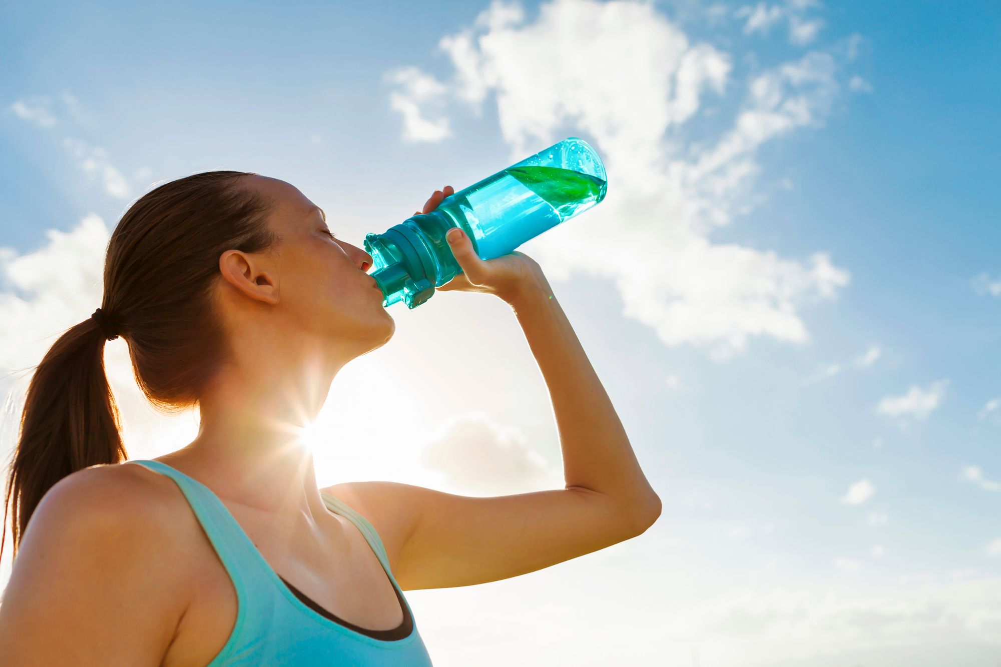 Riittävä nesteytys on hyväksi myös vatsalle.  © iStock
