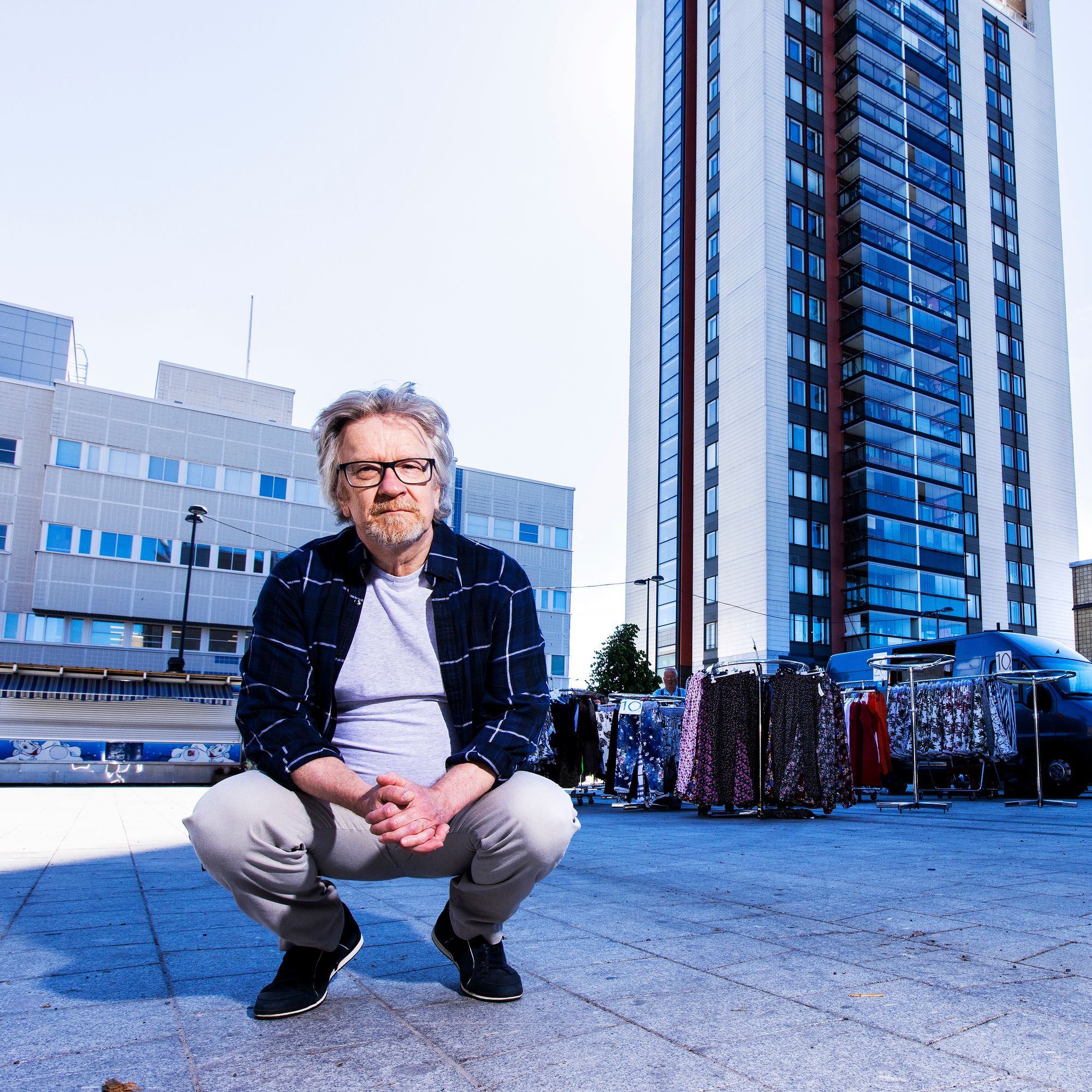 Enqvist jäi eläkkeelle Helsingin yliopiston professorin virastaan vuonna 2019. Hän kirjoitti ensitöikseen romaanin. © Tommi Tuomi