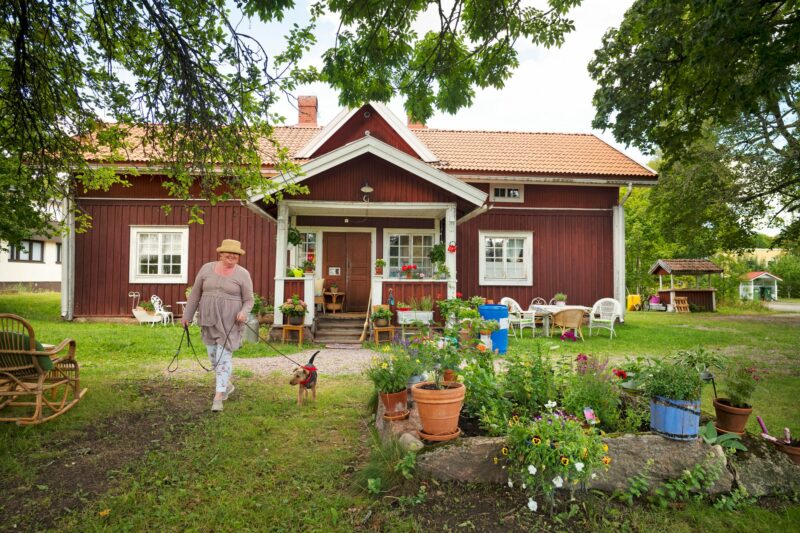Villa Annelund kohoaa aivan Lapinjärven keskustassa. © Arto Wiikari