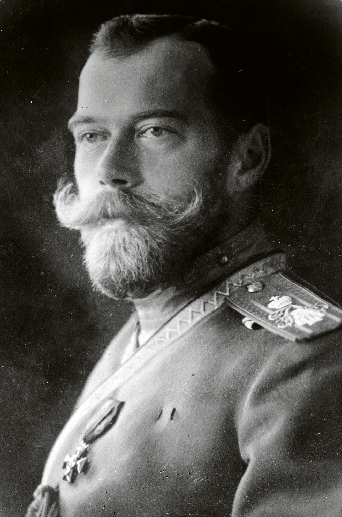 Venäjän viimeinen tsaari Nikolai II oli samalla viimeinen parrakas johtaja. Stalinin jälkeen alueen johtajat ovat olleet siloposkia. © Lehtikuva