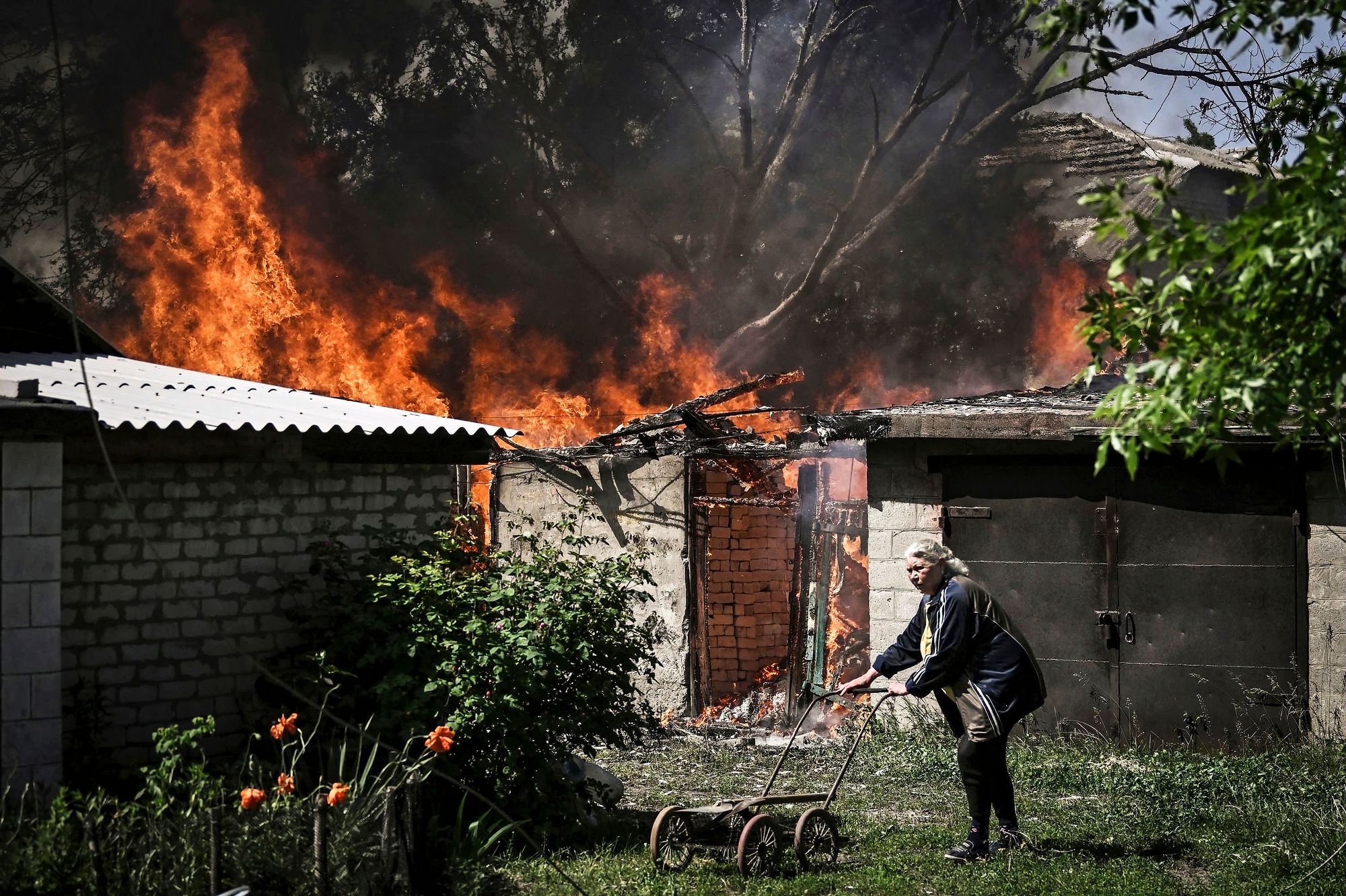 Ukrainan joukot ovat vallanneet Luhanskin alueella Itä-Ukrainassa takaisin miehitettyjä alueita. Lysitšanskin kaupungissa arkea on yritetty jatkaa Venäjän vastaiskujen ja terrorin alla. © AFP / Lehtikuva