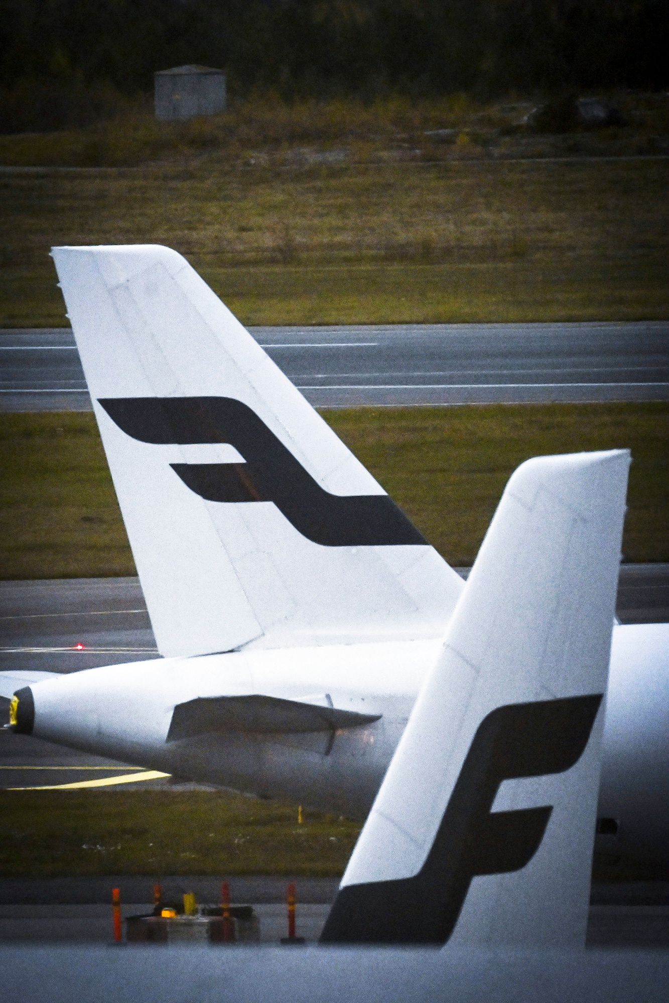 Finnairin laivastossa on yli 80 konetta, joista suurin osa on Airbuseja. Se vuokrasi kesäkaudella koneitaan ja henkilökuntaansa ainakin Saksaan ja Britanniaan. Koneiden ulosvuokrauksia jatketaan talvella. © Lehtikuva / Emmi Korhonen