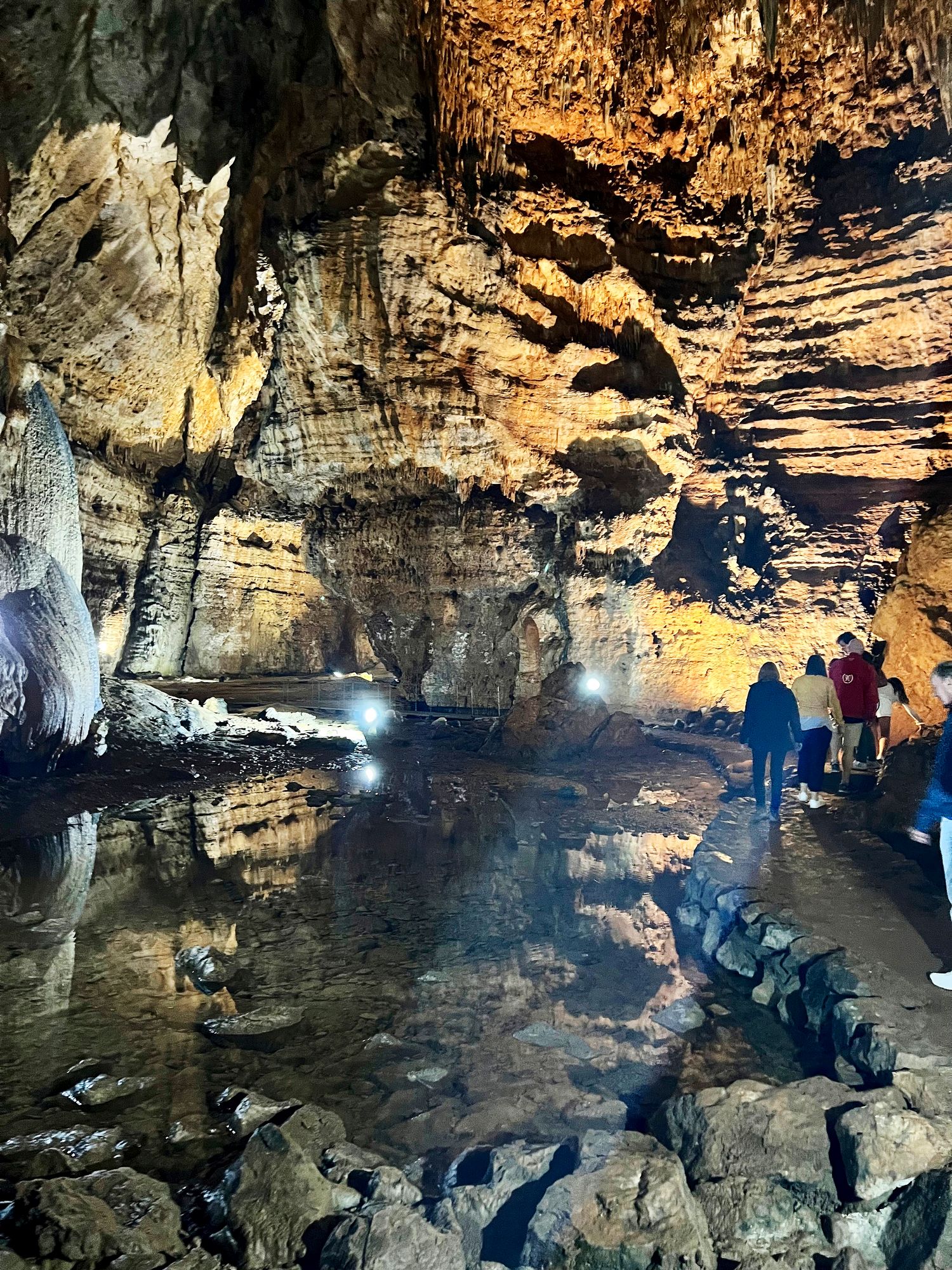Grotta Su Marmuri -luolasto Sardiniassa