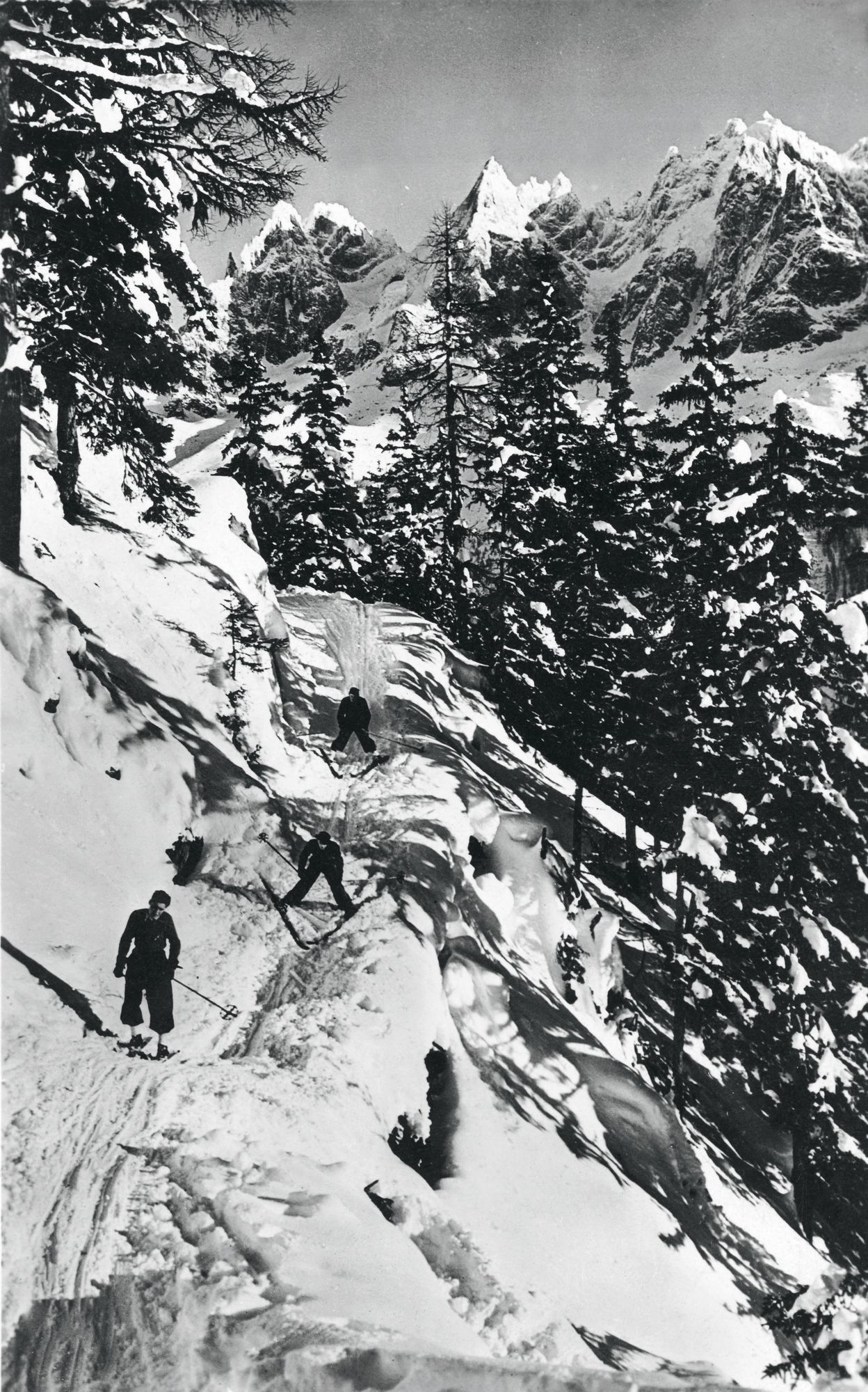Alppimaiset alamäet pistivät suomalaiset tiukoille Chamonix’ssa vuonna 1924. © Urheilumuseo