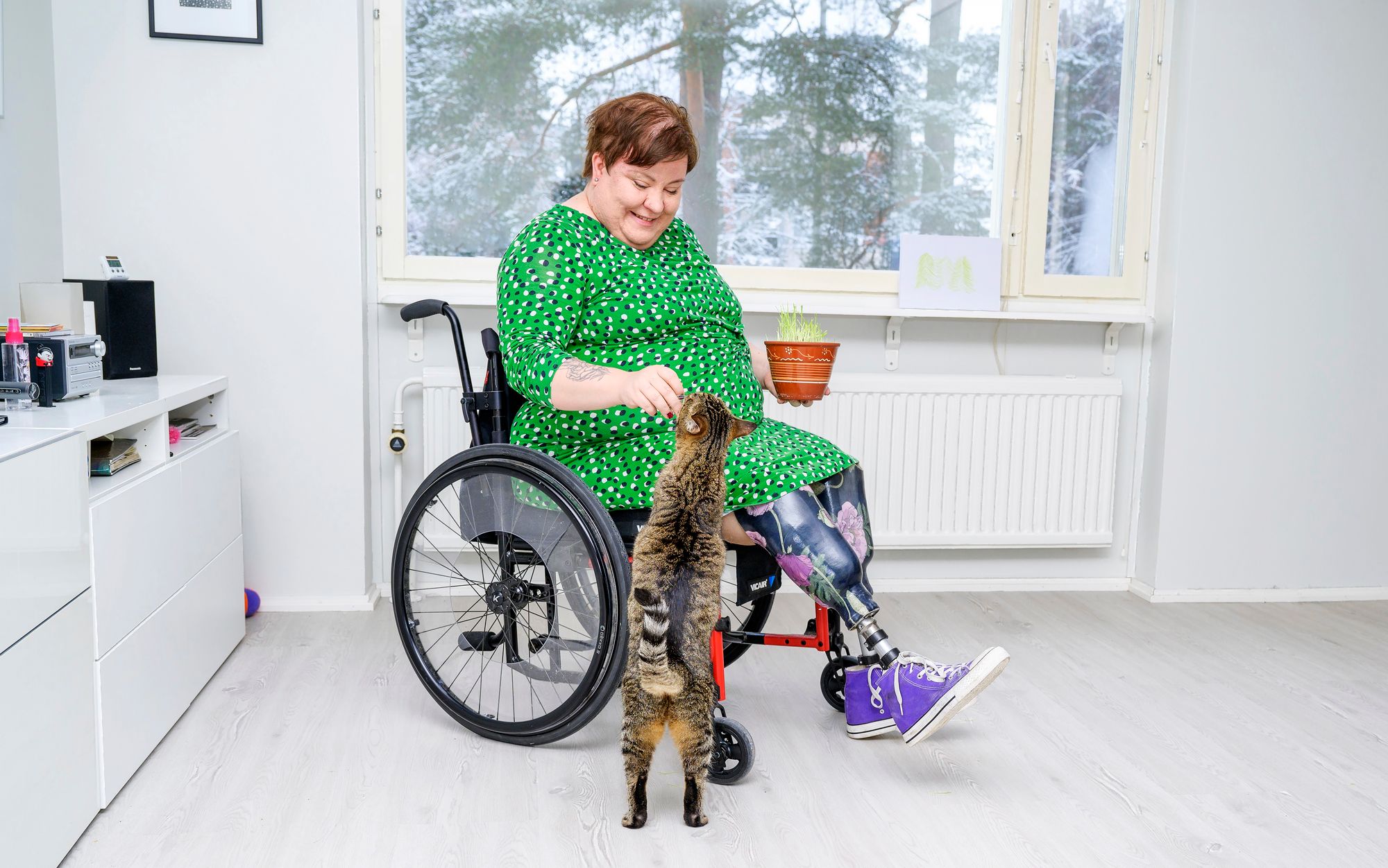 Amputaation jälkeen Riikka Lessman on ollut tyytyväinen uusiin jalkoihinsa, joiden avulla hän uskoo kävelevänsä vuoden kuluttua ilman apuvälineitä.