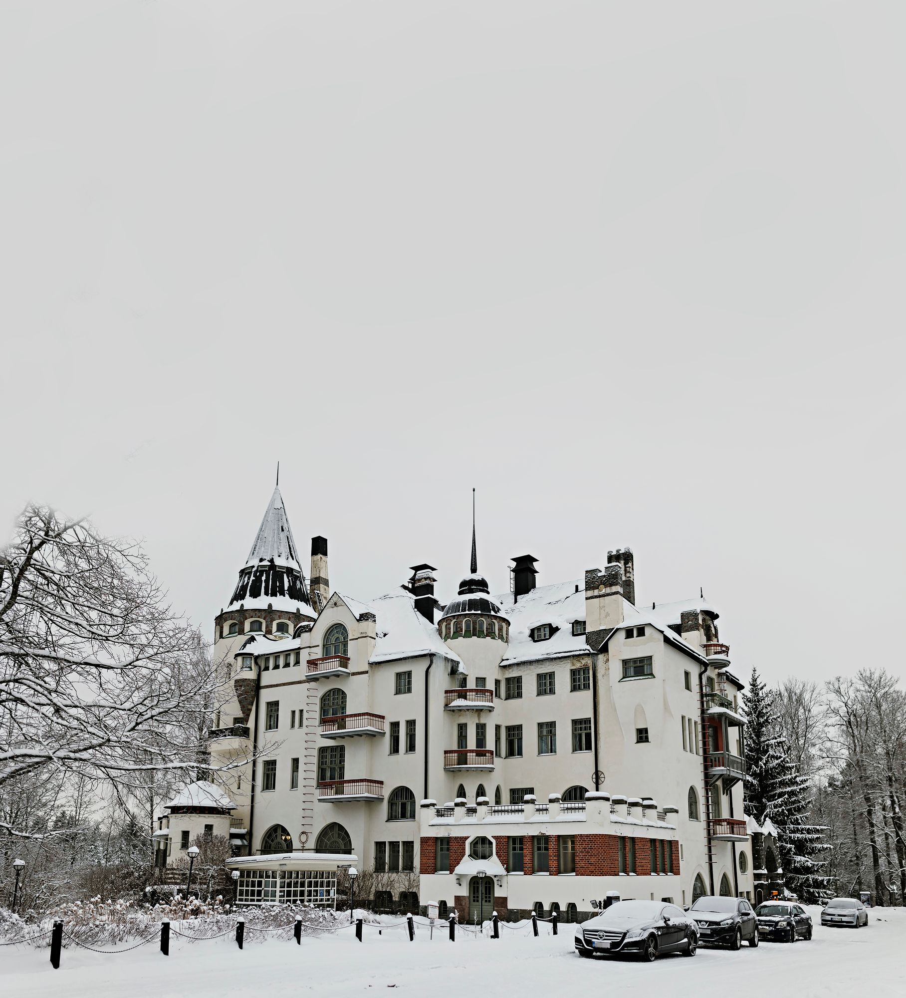 Imatran Valtion­hotelli on voittanut Suomen kauneimman rakennuksen tittelin useissa äänestyksissä. © Jani Kautto
