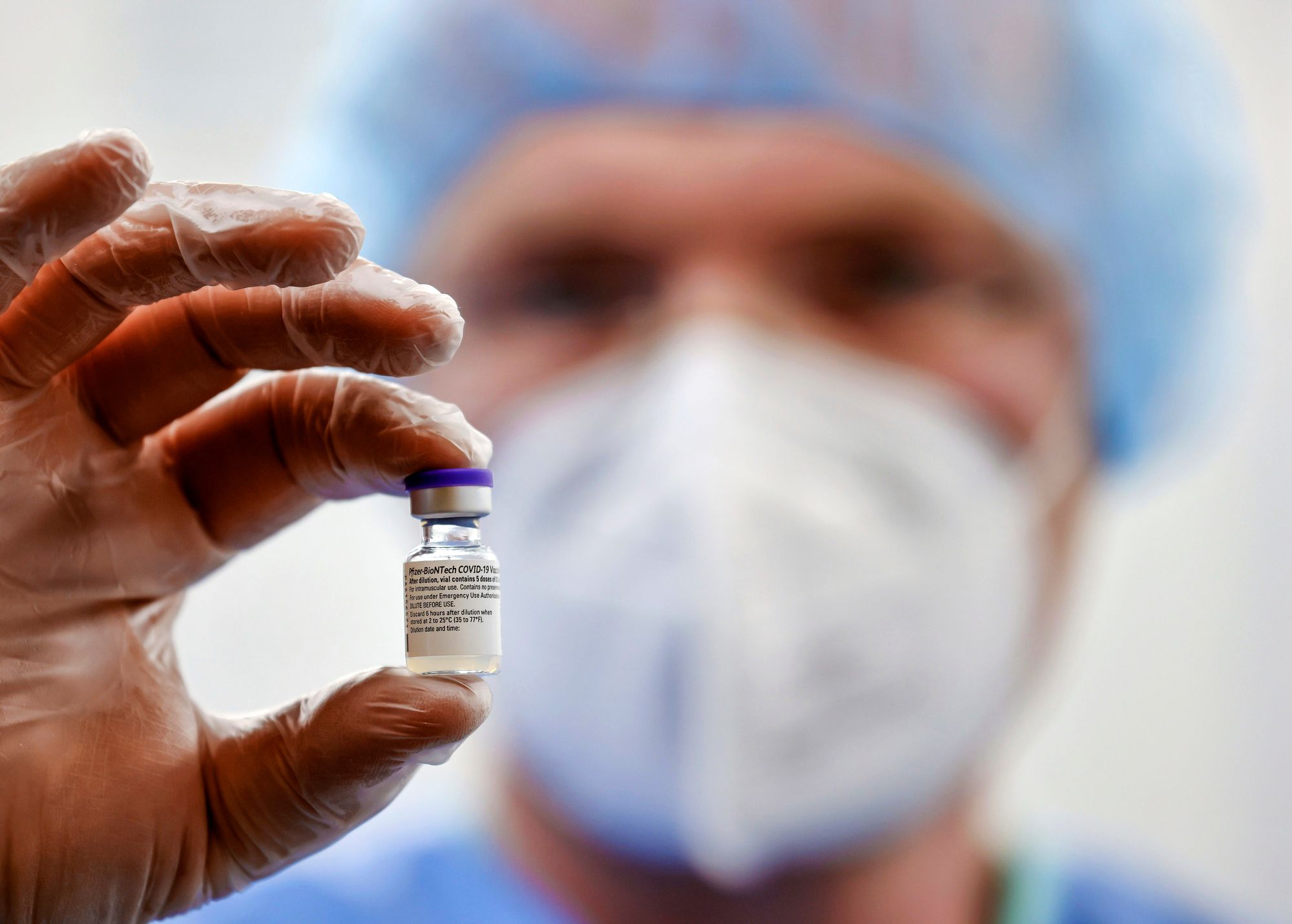 Epäselvyydet eivät tarkoita sitä, että Biontech-Pfizerin rokote olisi vaarallinen. © Rupert Oberhäuser / Mauritius Images / Lehtikuva