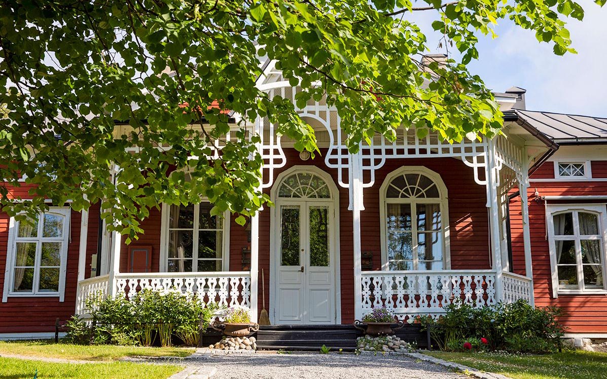 Strömsön huvila rakennus on kaunis ja todella upealla paikalla Vaasan Västervikissä.