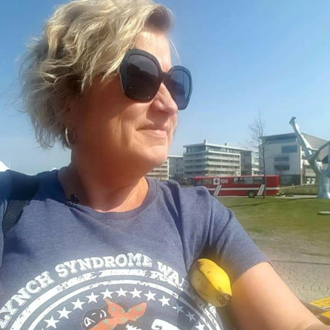 Kun Mia Linden osallistui Sylva ry:n Fuck Cancer-hyväntekeväisyysjuoksuun, hän piti kunnia-asianaan pitää päällään ystävän Yhdysvalloista lähettämää Lynchin syndroomasta kertovaa t-paitaa.