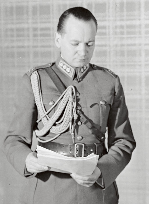 Eversti Aladár Paasonen oli päämajan tiedustelupäällikkö.
